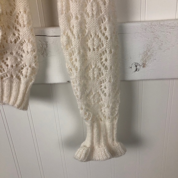 FOR LOVE & LEMONS Pearl V-Neck Cropped Sweater - Picture 4 of 9